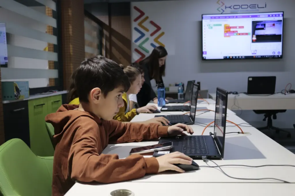 proje-uretim-fabrikasi-lab-img